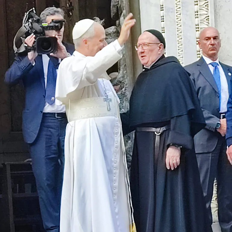 Genazzano-Prima_uscita_Papa_LeoneXIV-MadBuonConsiglio-q-9