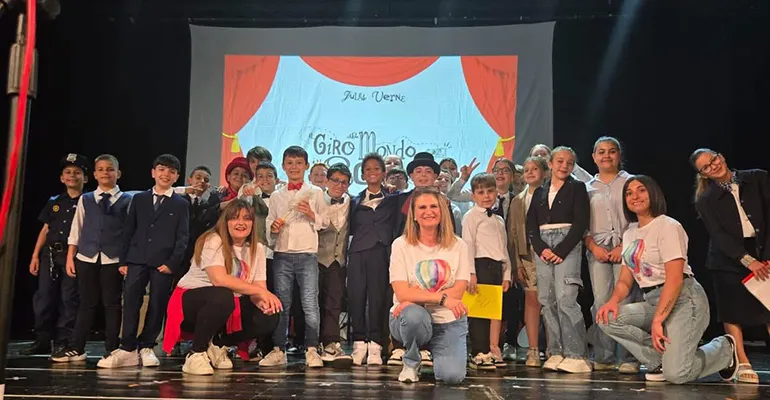 Colleferro-Carlo_Urbani-recita_fine_anno-f-16