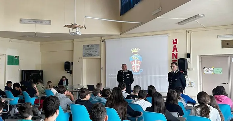 COLLEFERRO – Incontro con i Carabineiri s ul tema del bullisismo e legalità (2)