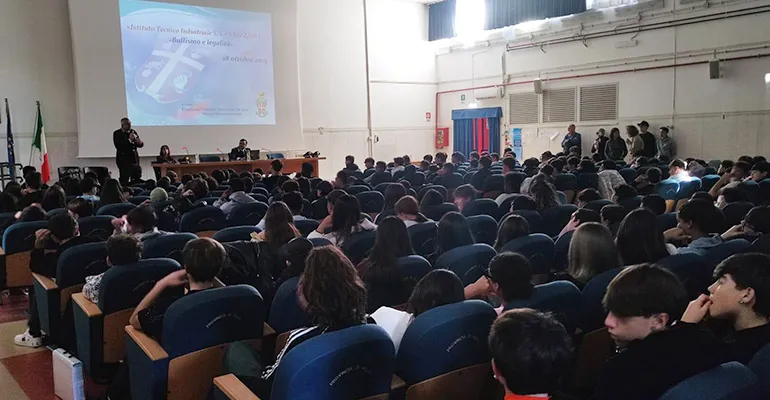 Carabineiri-Colleferro-Incontro bullisismo e legalità (3)