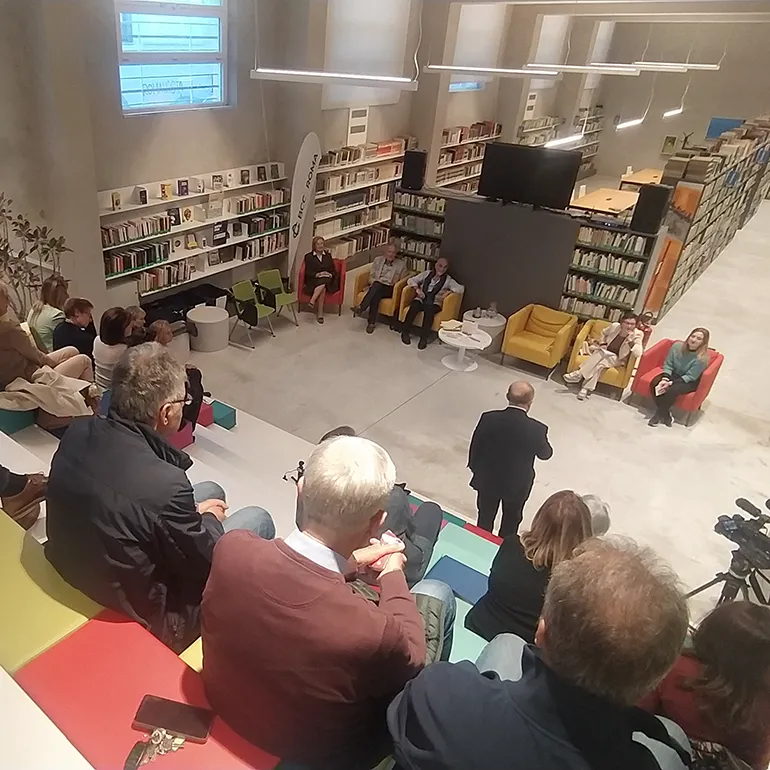 Colleferro-Presentazione_Silloge_Poetica-Ogni_fiore_lo_sa-q-1