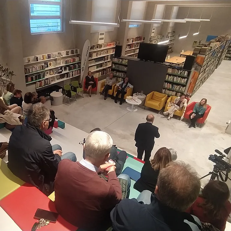 Colleferro-Presentazione_Silloge_Poetica-Ogni_fiore_lo_sa-q-10