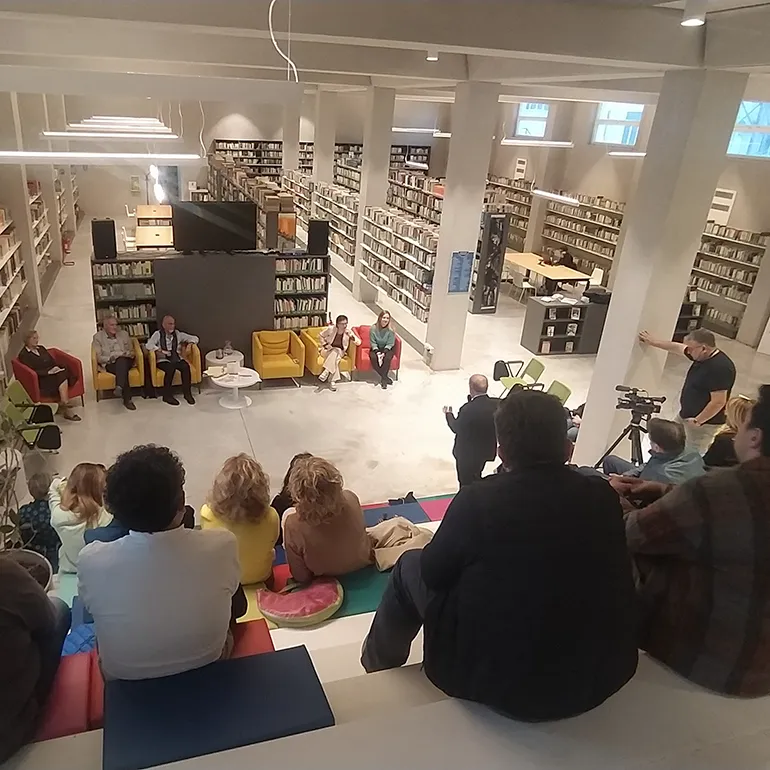 Colleferro-Presentazione_Silloge_Poetica-Ogni_fiore_lo_sa-q-11