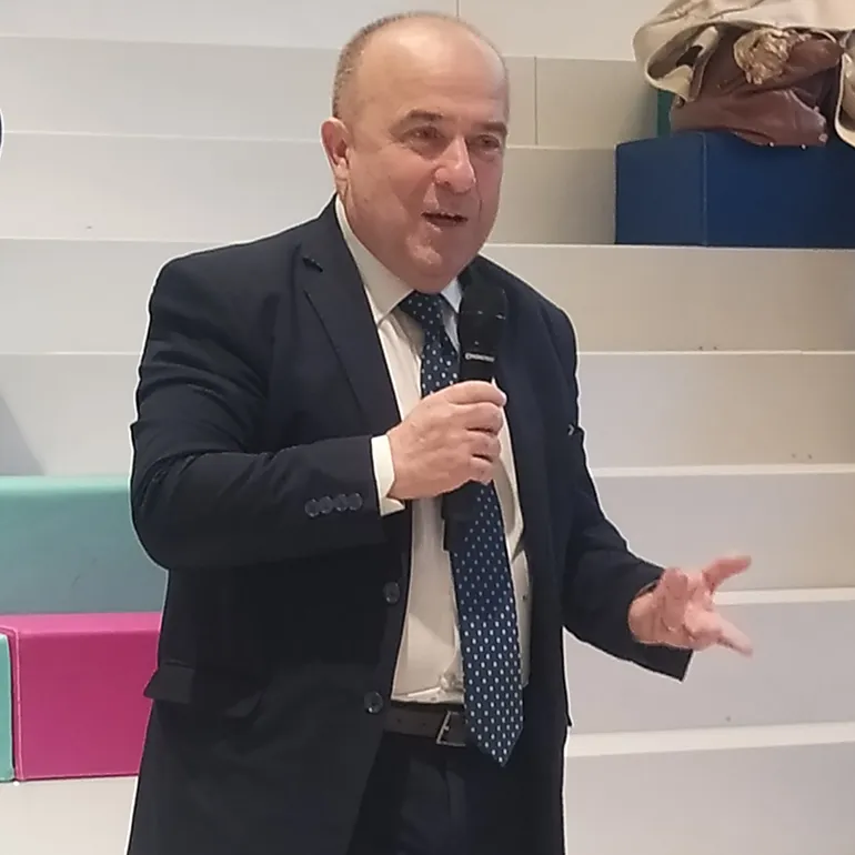 Colleferro-Presentazione_Silloge_Poetica-Ogni_fiore_lo_sa-q-16