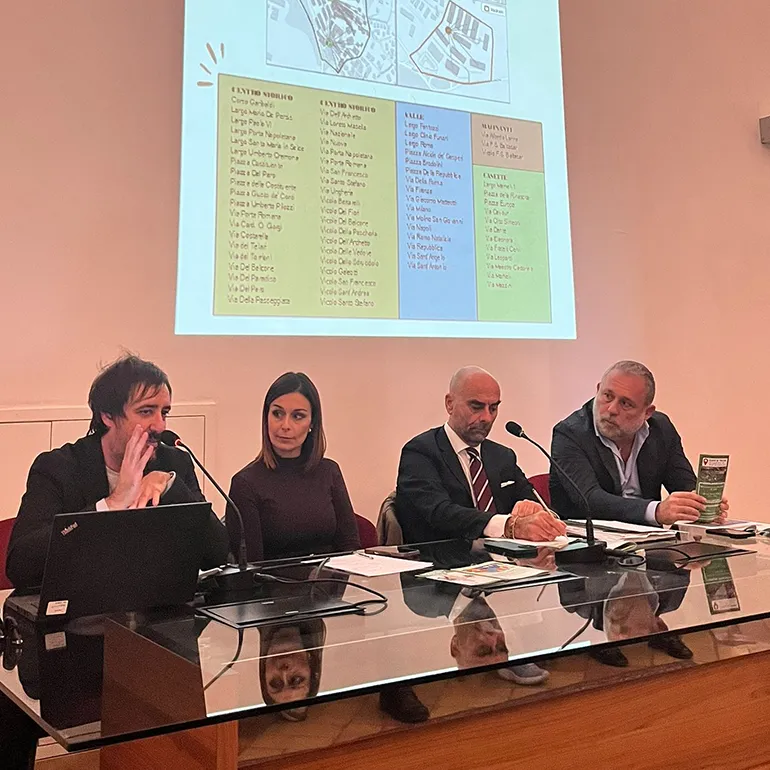 Valmontone-CS-Raccolta_porta_a_porta-q-01