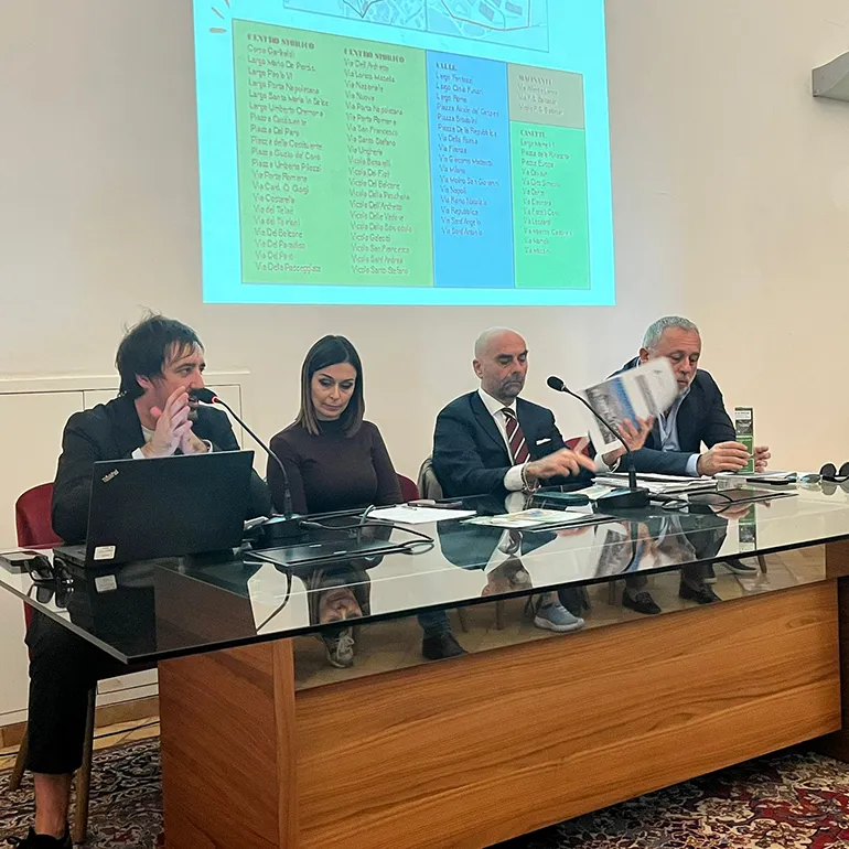 Valmontone-CS-Raccolta_porta_a_porta-q-02b