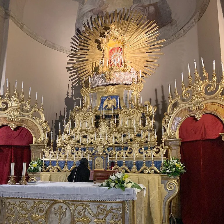 Frascati-Visita-guidata-la macchina esposta durante l’otavario
