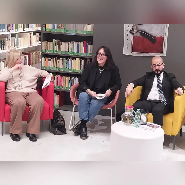 Colleferro-Avis-Petali_di_Poesia-2025-q-2