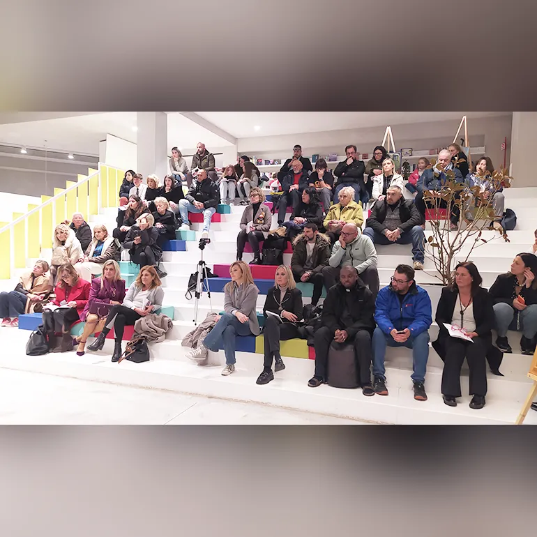 Colleferro-Avis-Petali_di_Poesia-2025-q-6