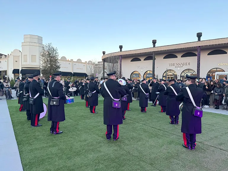 Valmontone_outlet-Fanfara_Carabinieri-1