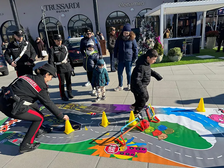 Valmontone_outlet-Fanfara_Carabinieri-3