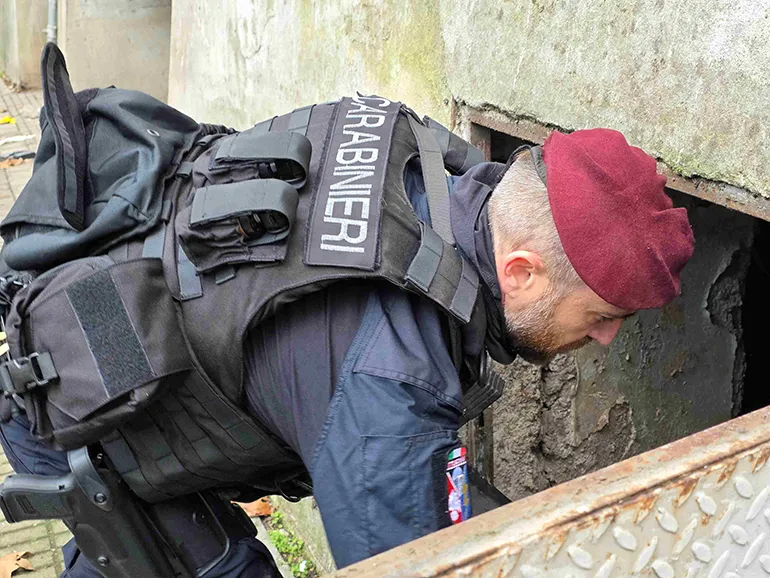 CASILINA – Controlli dei Carabinieri al Quarticciolo con i paracadutisti del Reggimento Tuscania (2)