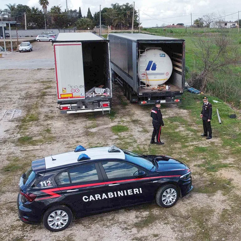 CIVITAVECCHIA – I Carabinieri intervenuti per furto di carburante dall’oleodotto (2)
