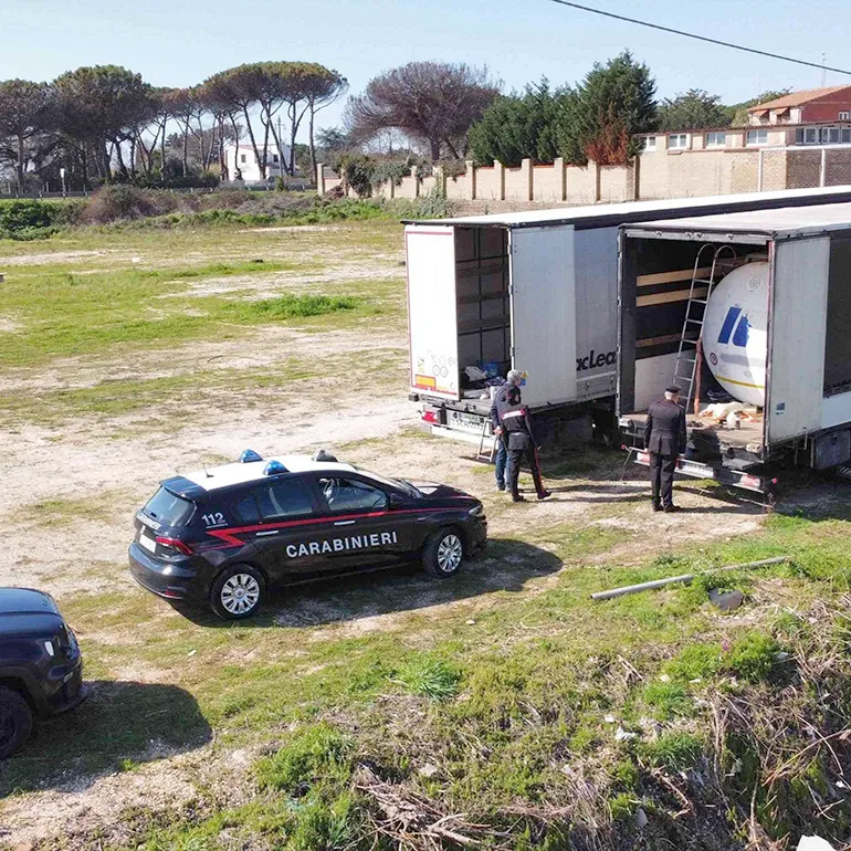 CIVITAVECCHIA – I Carabinieri intervenuti per furto di carburante dall’oleodotto (3)