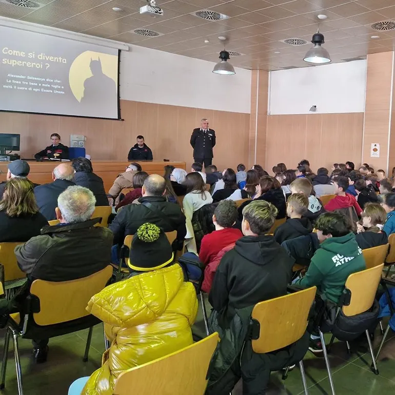 Colleferro-Cultura_legalita-Carabinieri-ICVinciguerra-Presentazione-Guida_alla_citta-q-9