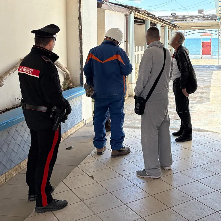 ANZIO – Controlli straordinari del territorio dei Carabinieri con operatori Enel (2)
