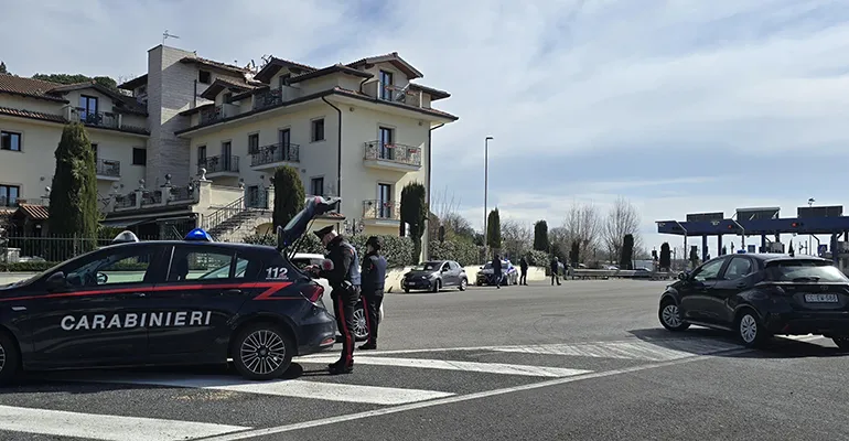 Carabinieri-casello_autostradale-f-3