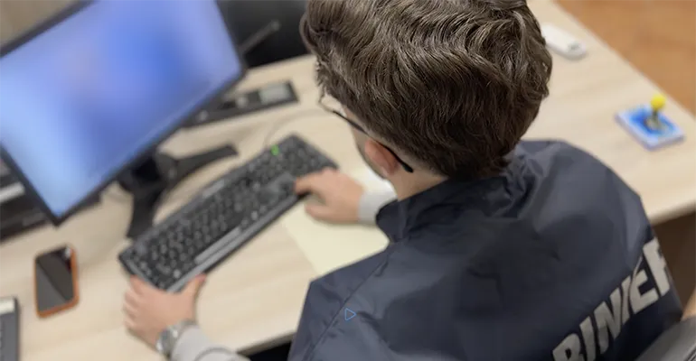 roma pedopornografia i carabinieri arrestano una donna di 52 anni e un uomo di 48 tra le vittime la figlia e due nipotini della donna da Cronachecittadine.it roma pedopornografia i carabinieri arrestano una donna di 52 anni e un uomo di 48 tra le vittime la figlia e due nipotini della donna