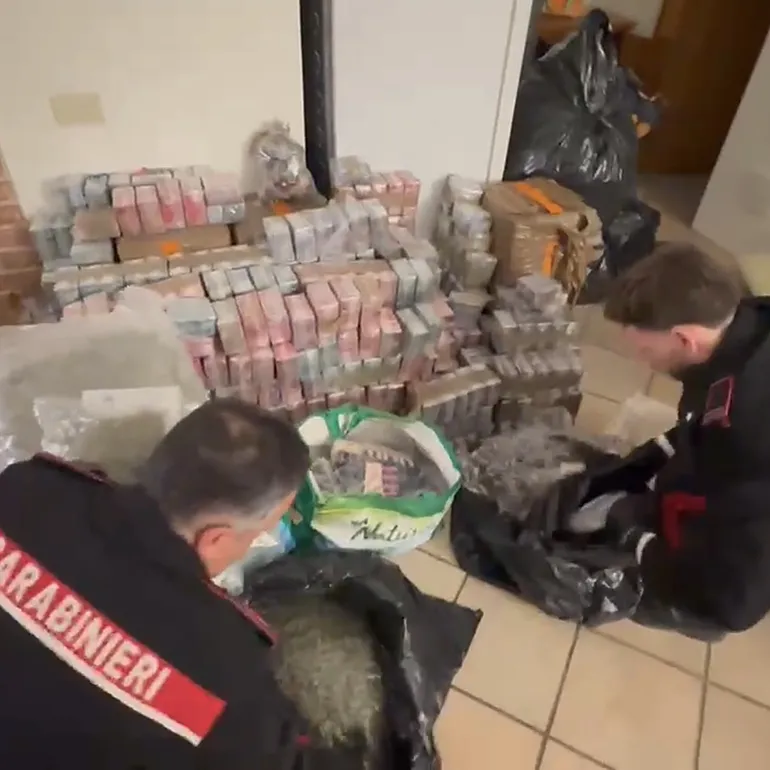 CASSIA – Sequestro di 500 kg di droga eseguito dai Carabinieri (6)