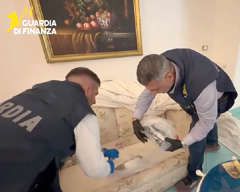 GdF-San_Felice_Circeo-droga-02