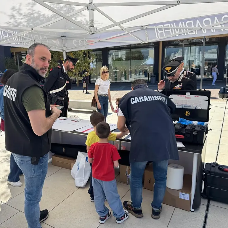 ValmontoneOutlet-Fanfara_Carabinieri-q-1