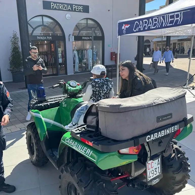 ValmontoneOutlet-Fanfara_Carabinieri-q-2