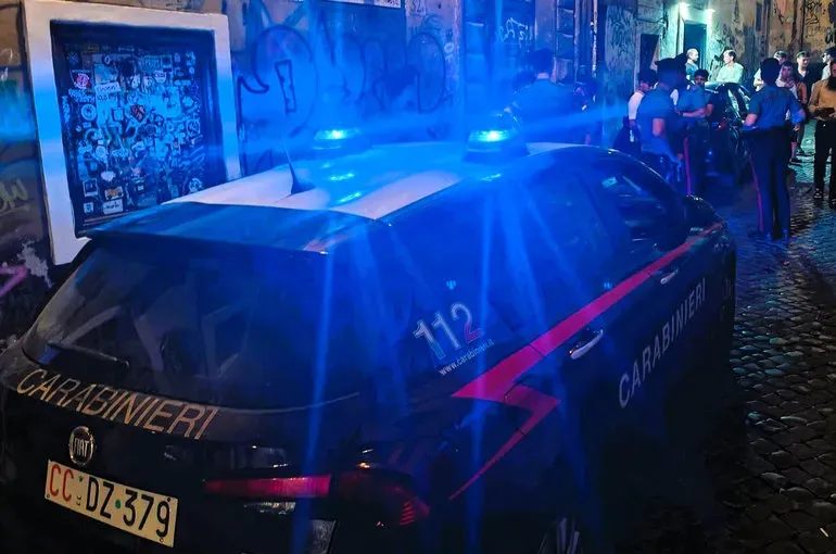 TRASTEVERE – Controlli dei Carabinieri durante la movida a Trastevere (5)_risultato