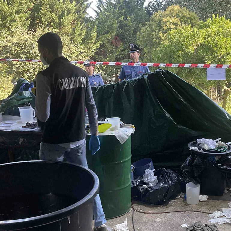 NINV FRASCATI - La raffineria della droga scoperta dai Carabinieri (2)