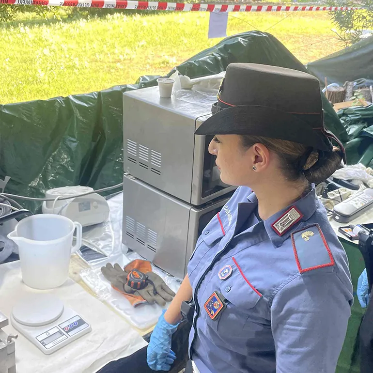 NINV FRASCATI - La raffineria della droga scoperta dai Carabinieri (4)